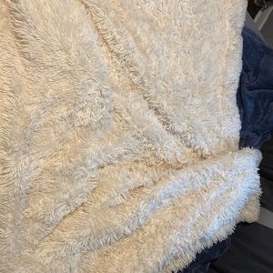 Very comfortable soft blanket